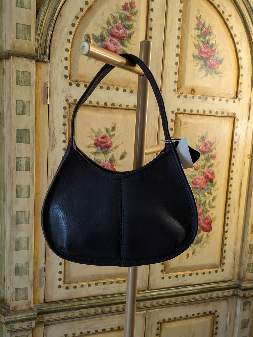 Classic Black Shoulder Bag - Elegant Everyday Style